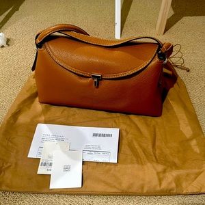 Toteme t lock top handle